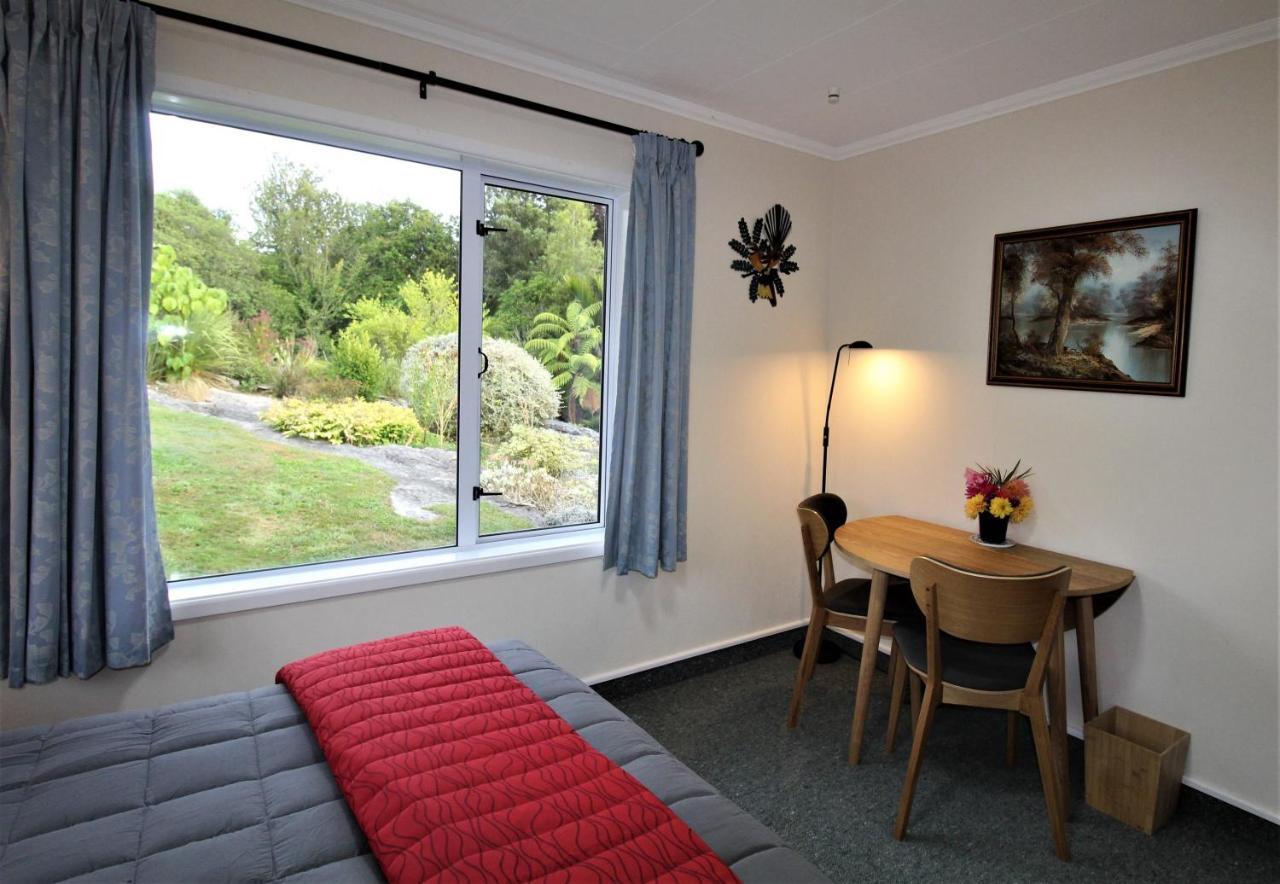 Labyrinth Gardens Guest House Takaka Exteriér fotografie